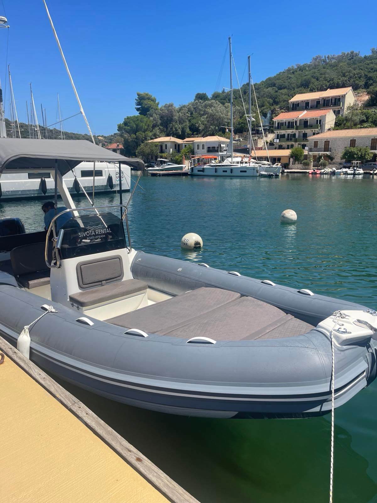 The powerful Explorer RIB boat for rent in Lefkada, for licensed drivers.